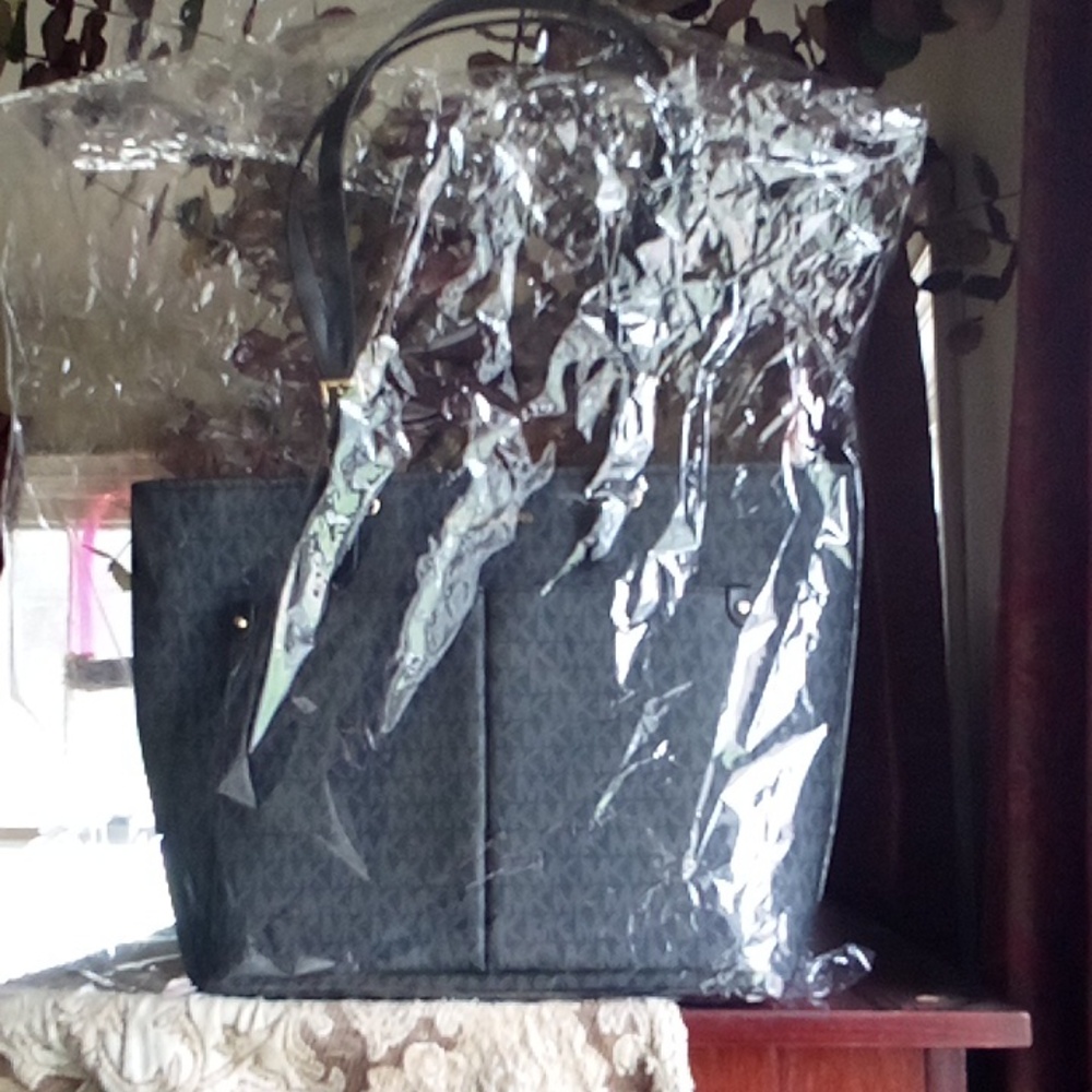 M. Kors Jet Set Travel double pocket tote bulk pebble leather & gold brass hardw - Picture 3 of 9